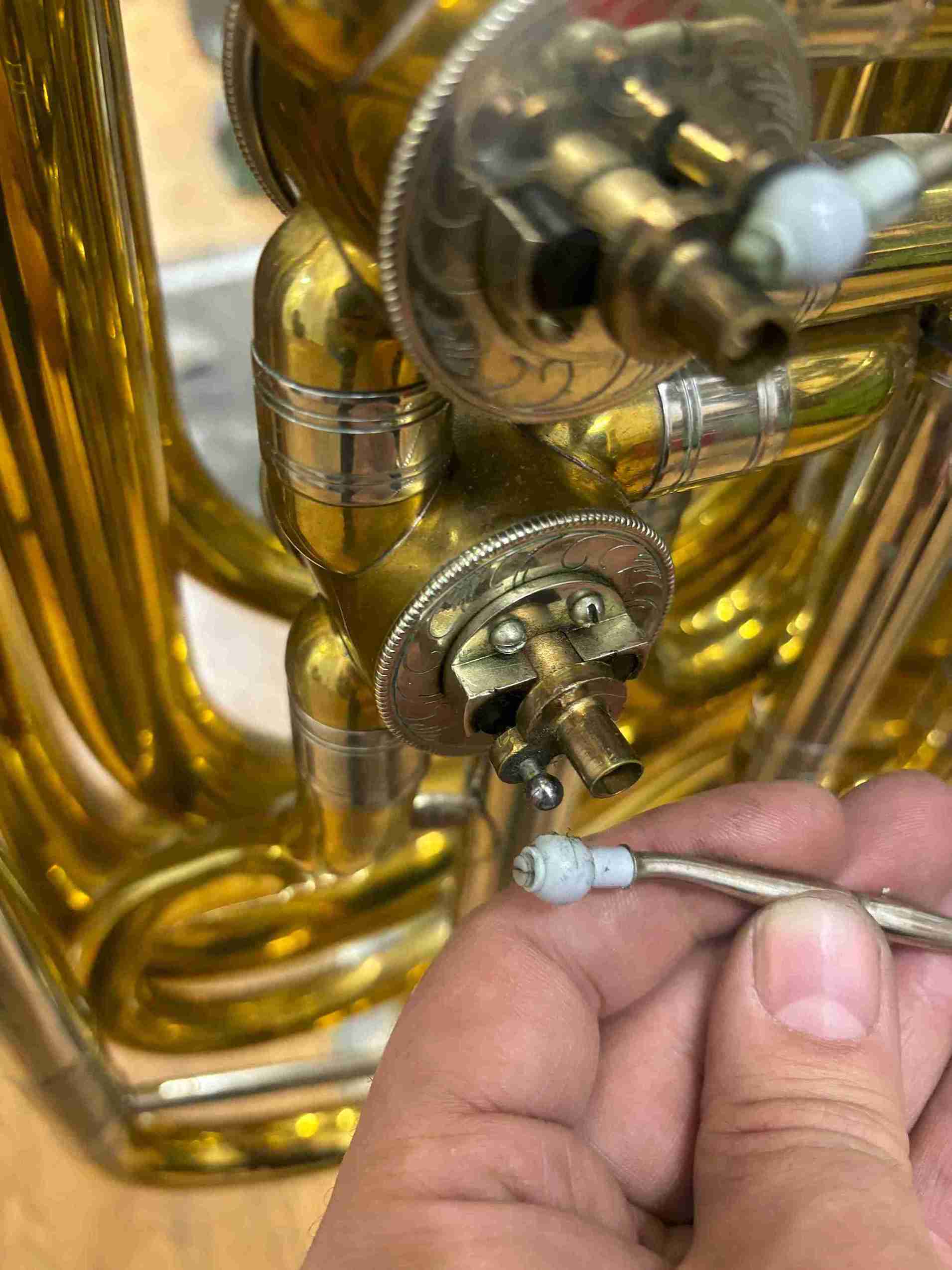 4.removing plastic linkage.jpg