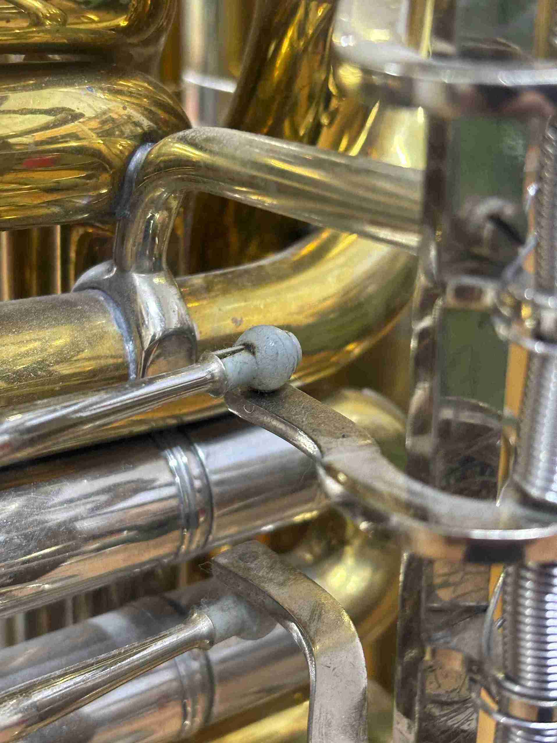 2.failing plastic linkage.jpg