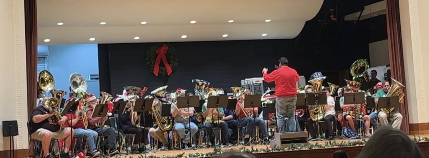 tuba christmas 2025_1.jpg